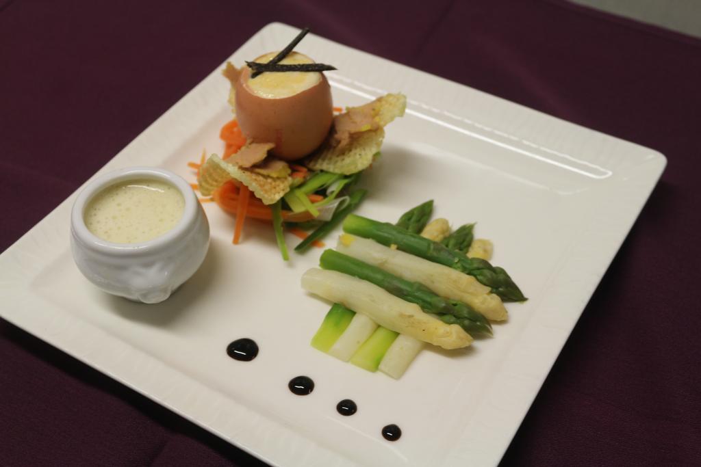 Logis Hotel-Restaurant Le Chene Vert Saint-Pourçain-sur-Sioule Dış mekan fotoğraf