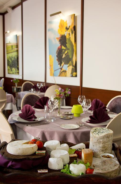 Logis Hotel-Restaurant Le Chene Vert Saint-Pourçain-sur-Sioule Dış mekan fotoğraf