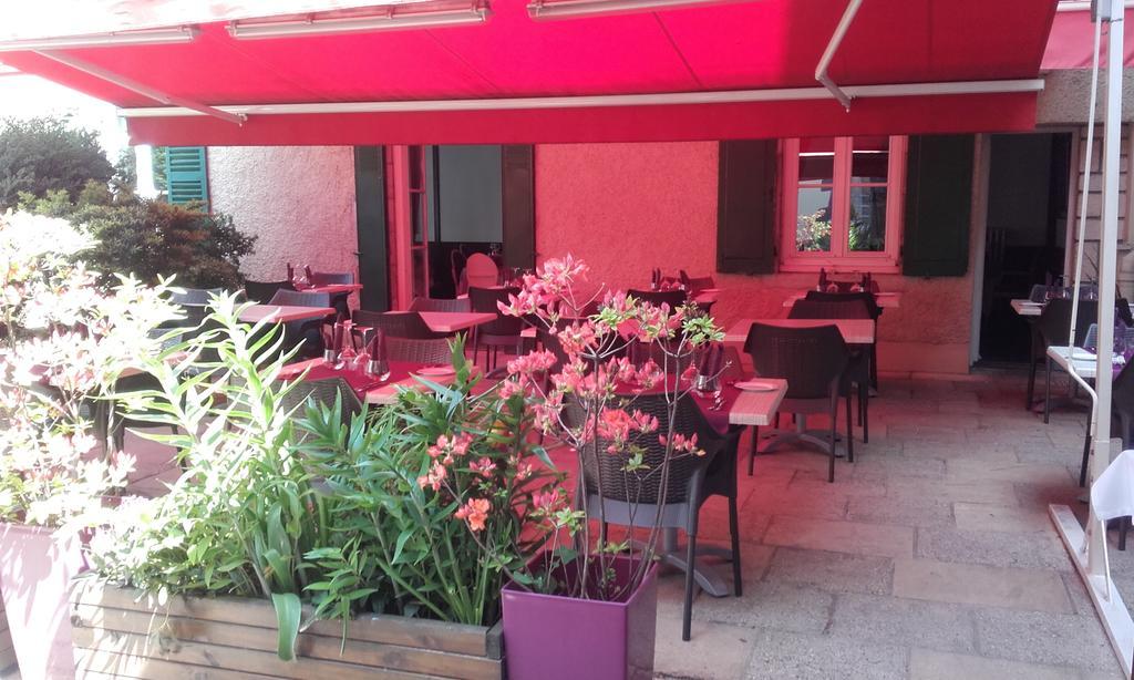 Logis Hotel-Restaurant Le Chene Vert Saint-Pourçain-sur-Sioule Dış mekan fotoğraf