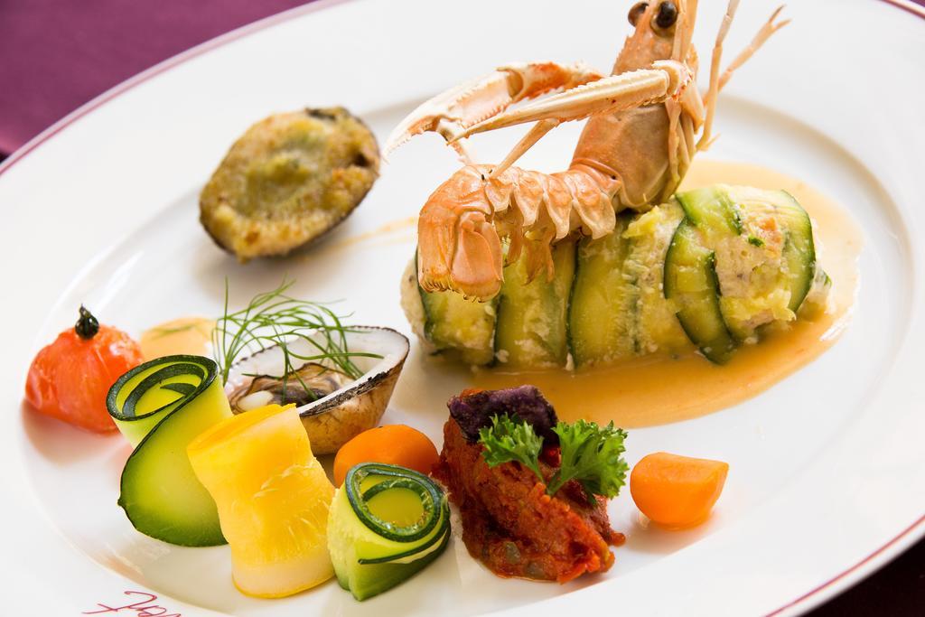 Logis Hotel-Restaurant Le Chene Vert Saint-Pourçain-sur-Sioule Dış mekan fotoğraf