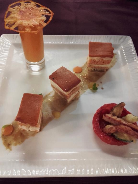 Logis Hotel-Restaurant Le Chene Vert Saint-Pourçain-sur-Sioule Dış mekan fotoğraf
