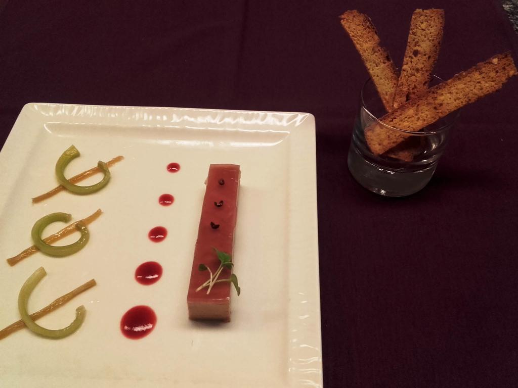 Logis Hotel-Restaurant Le Chene Vert Saint-Pourçain-sur-Sioule Dış mekan fotoğraf