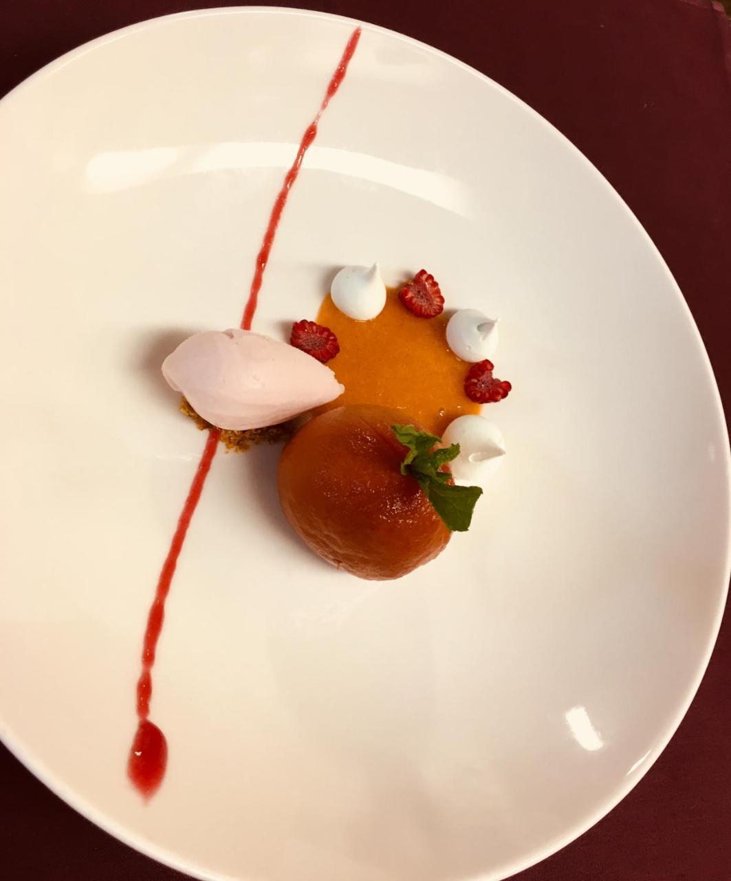 Logis Hotel-Restaurant Le Chene Vert Saint-Pourçain-sur-Sioule Dış mekan fotoğraf